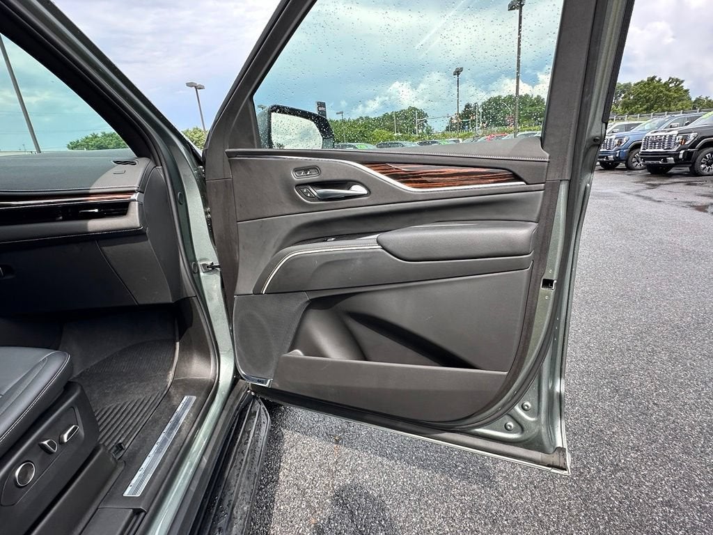 2024 Cadillac Escalade Luxury